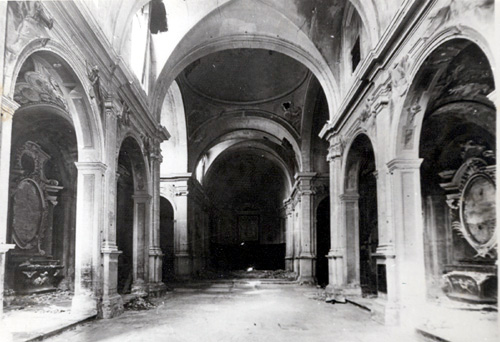 Santa Maria della Rosa, interno dopo i bombardamenti. 10,5x14,7 cm