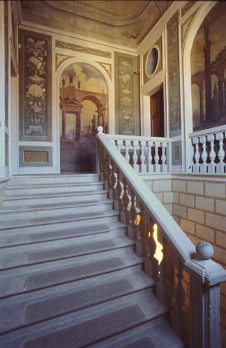 Lo scalone di Palazzo Bonacossi